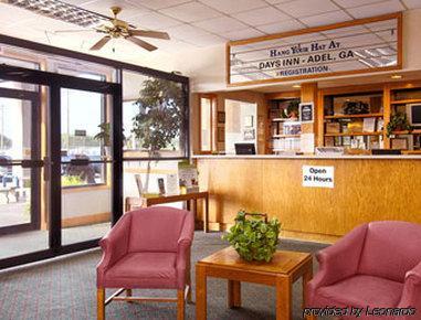 Days Inn By Wyndham Adel I-75 Interior photo